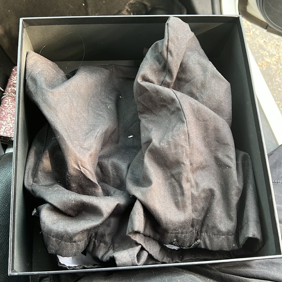 Selling my saint laurent high heels in good condition don’t use them anymore - Picture 2 of 6